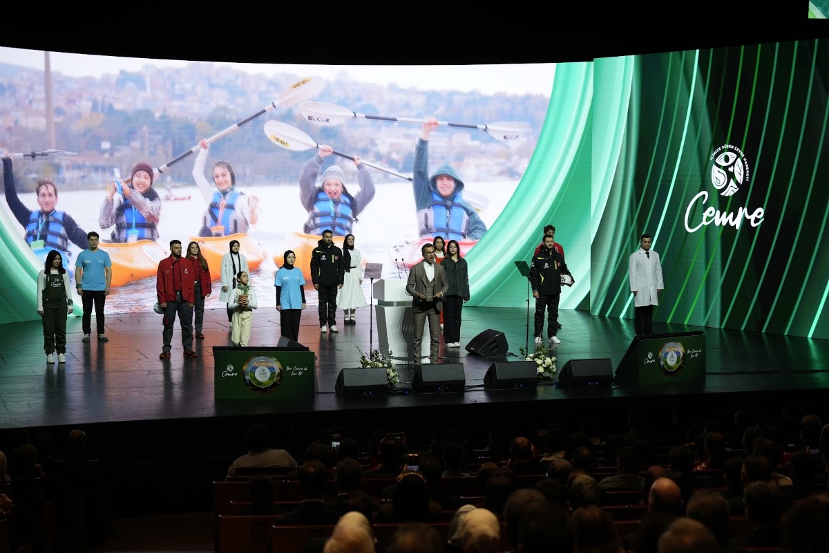 Cemre Vakfı Tanıtım Programı AKM’de Gerçekleşti: “Bir Cemre de Sen Ol”